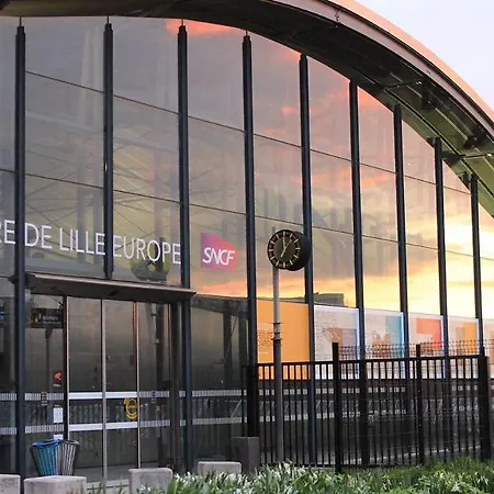 Charming 2 Bedroom - Old Lille