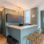 Charming 2 Bedroom - Old *