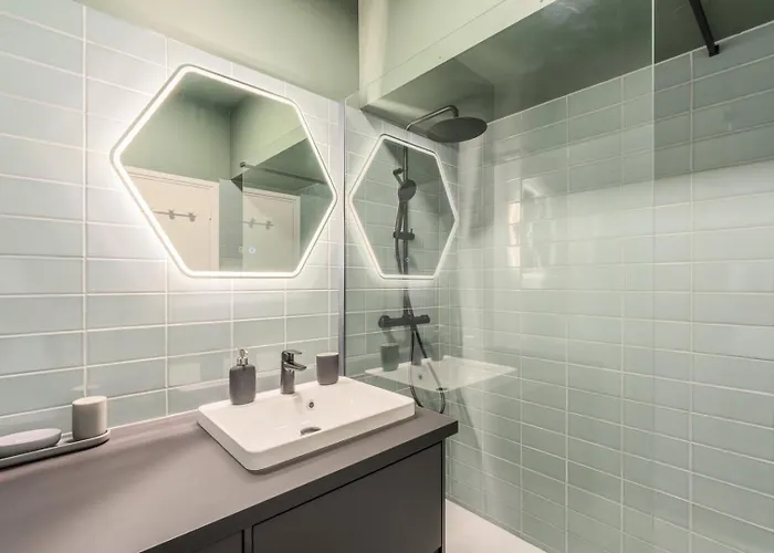 Charming 2 Bedroom - Old Apartment