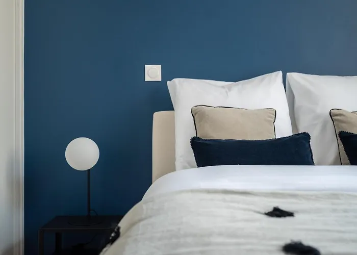 Charming 2 Bedroom - Old Lille