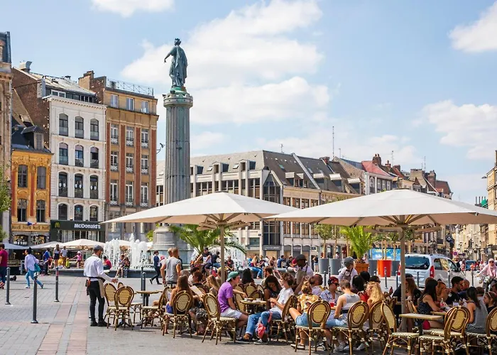 Charming 2 Bedroom - Old Apartment Lille